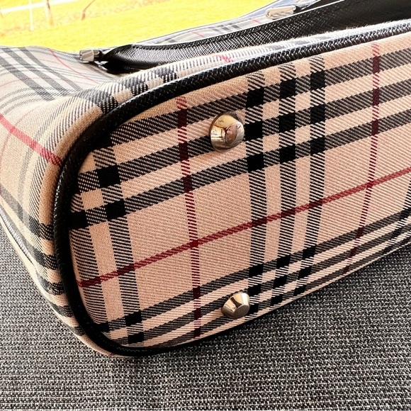 Burberry Beige House Nova Check
Small Tote With Dust Bag - Picture 6 of 12